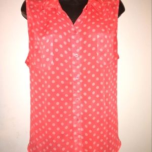 AB studio sleeveless top Coral w/ wh, polkadot. Sz Lg.